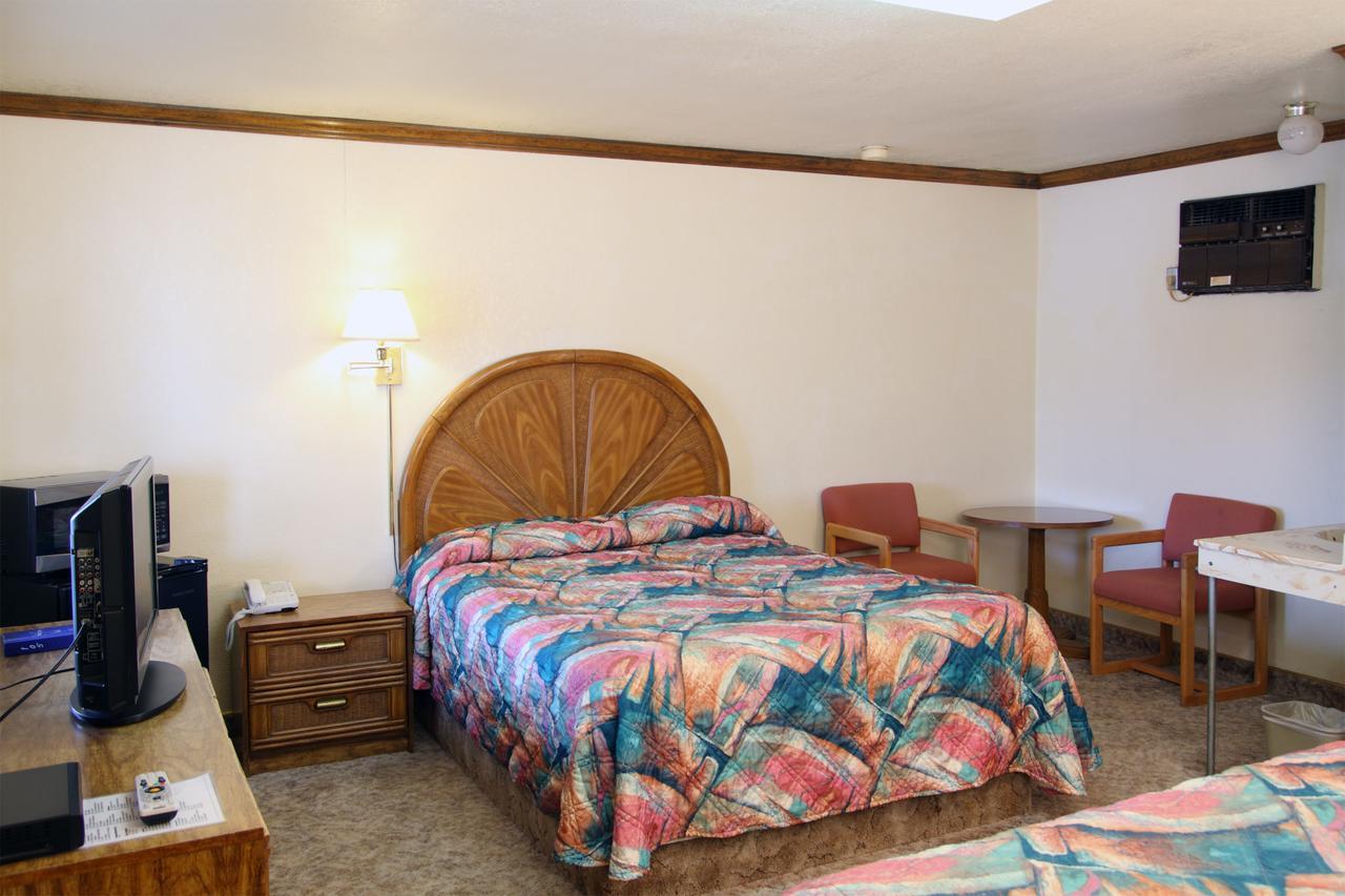 Country Inn Motel Dove Creek Ngoại thất bức ảnh