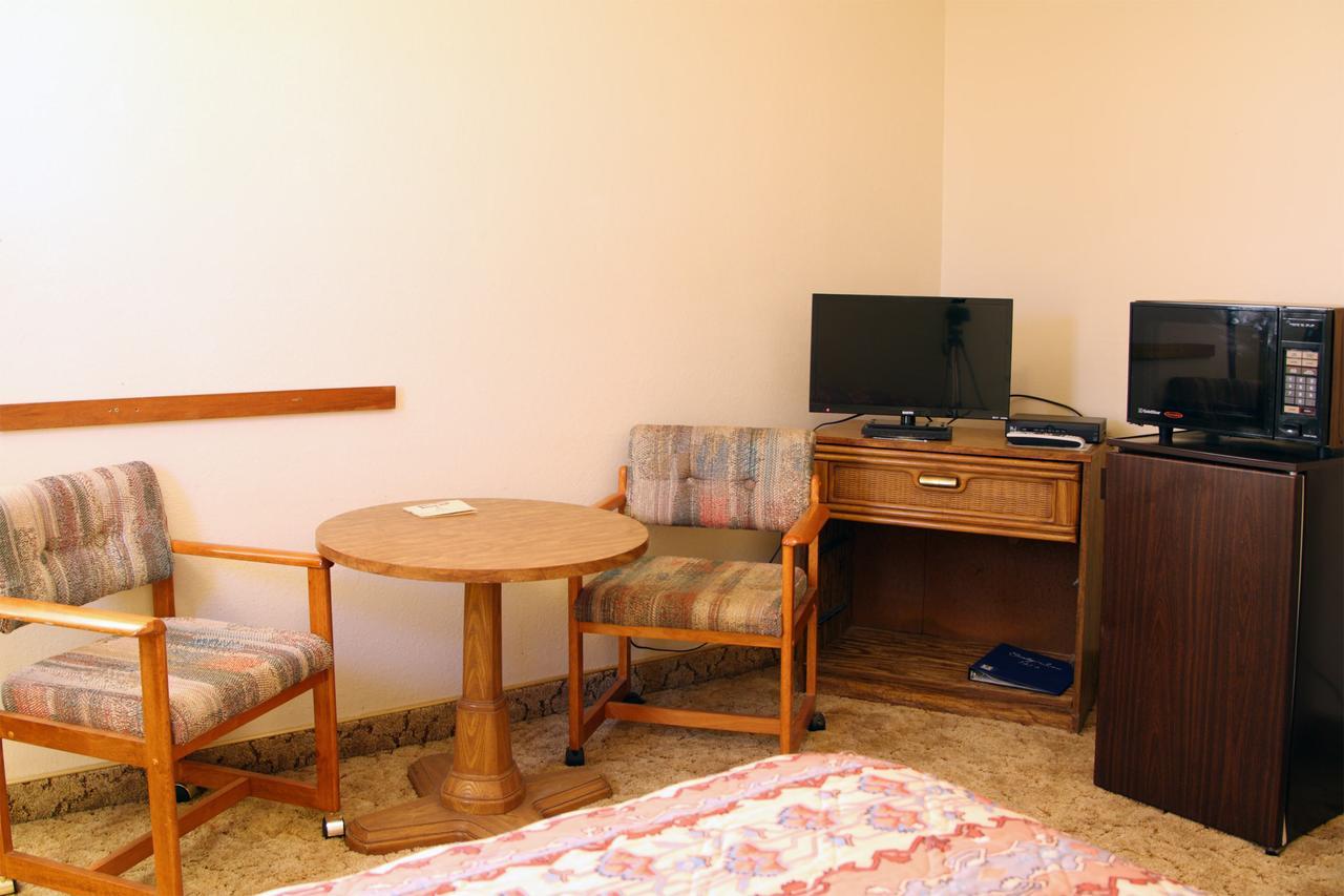 Country Inn Motel Dove Creek Ngoại thất bức ảnh