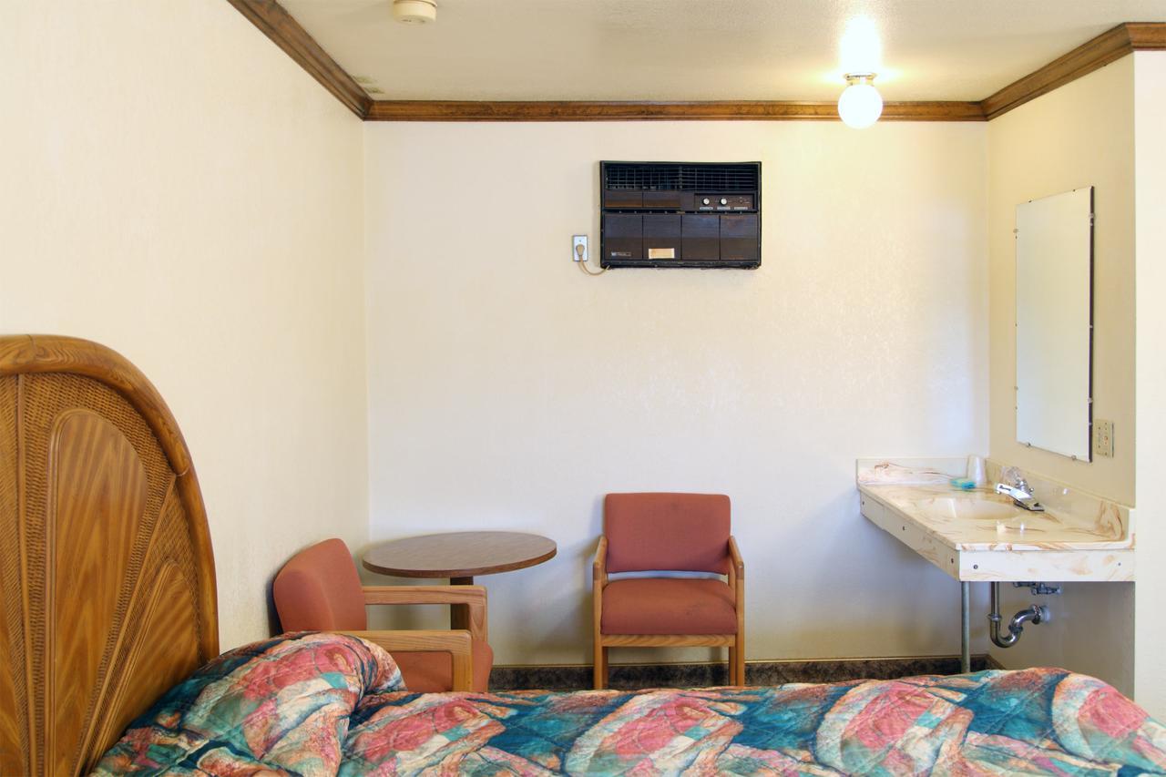 Country Inn Motel Dove Creek Ngoại thất bức ảnh